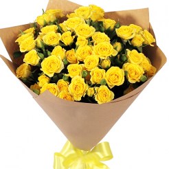 Букет из желтых кустовых роз