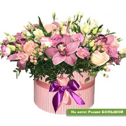 Букет цветов в стильной коробке